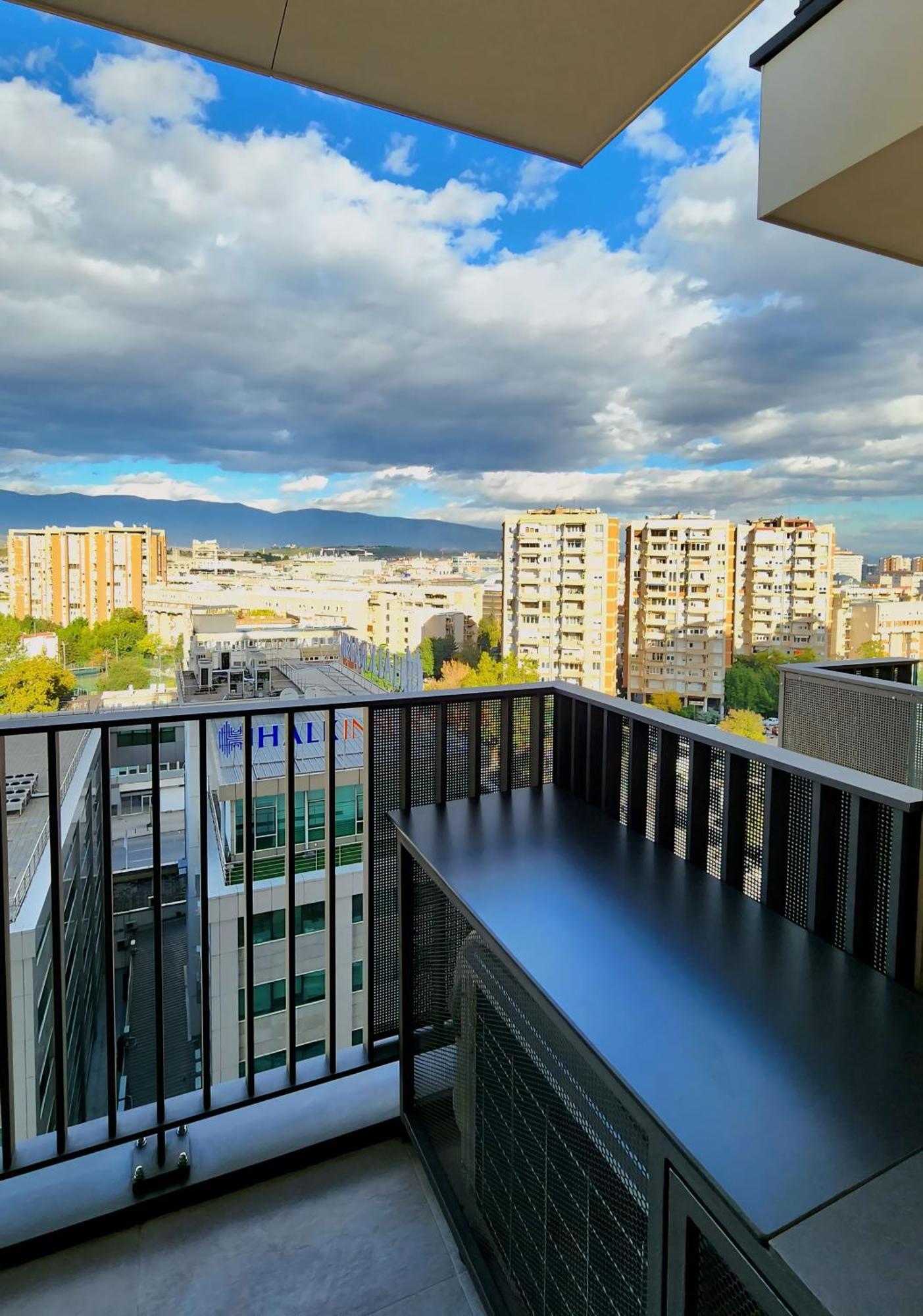 Diamond Residences 10Th Fl. Lux Apt. W/ City View 斯科普里 外观 照片